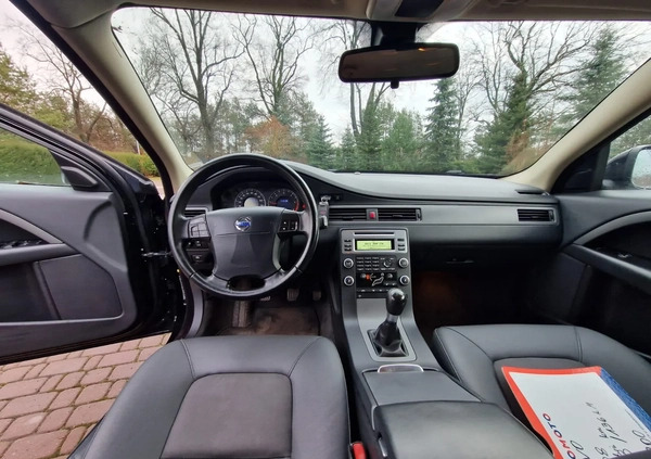 Volvo V70 cena 25777 przebieg: 235000, rok produkcji 2008 z Złoczew małe 277